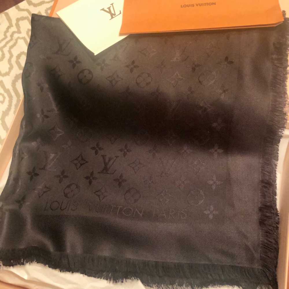Authentic Louis Vuitton Monogram Shawl